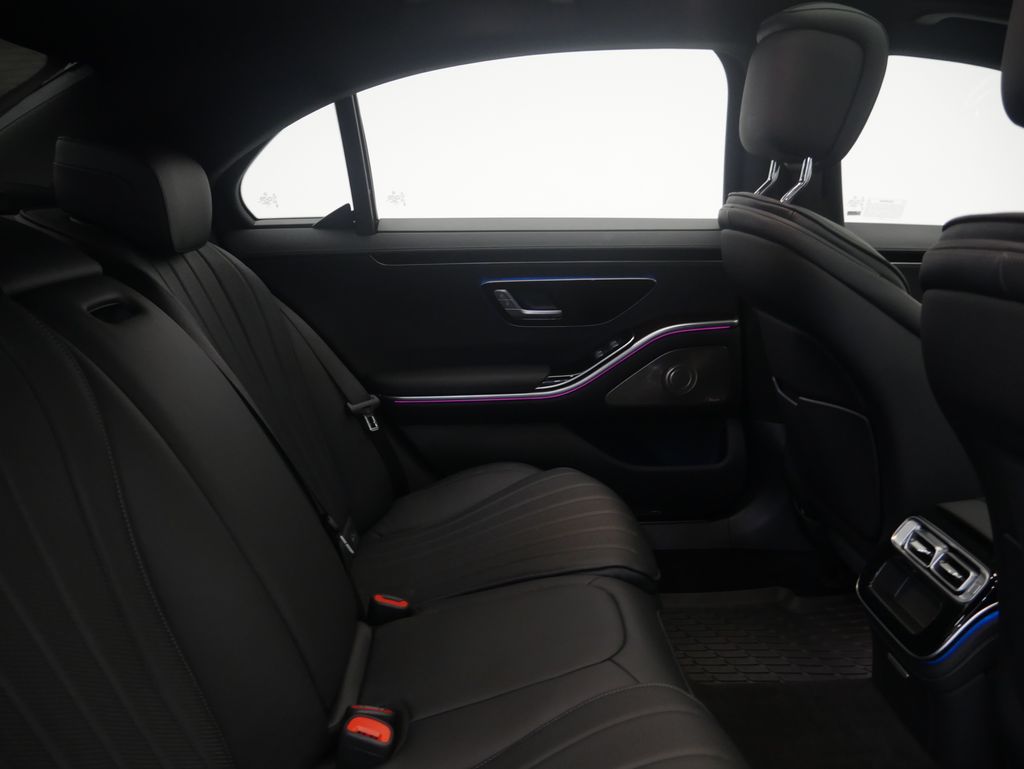 Thumbnail: 2022 Mercedes-Benz S-Class - 32