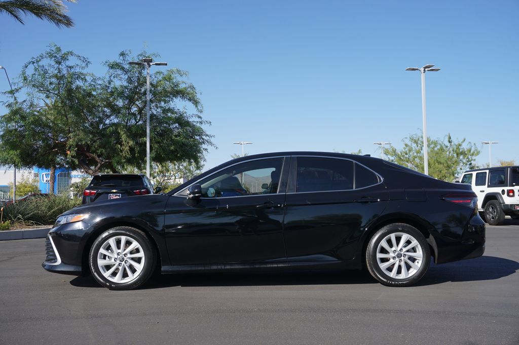 2022 Toyota Camry LE 2