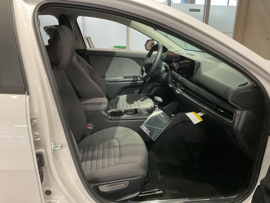 New 2025 White Kia EX image 21