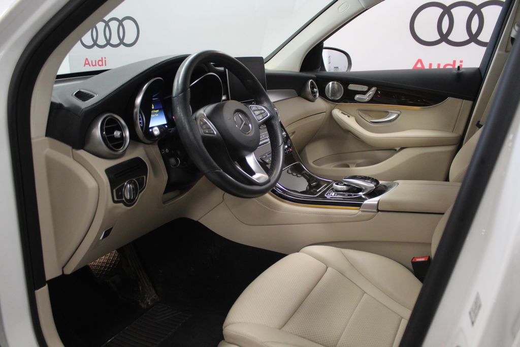 Thumbnail: 2017 Mercedes-Benz GLC - 10