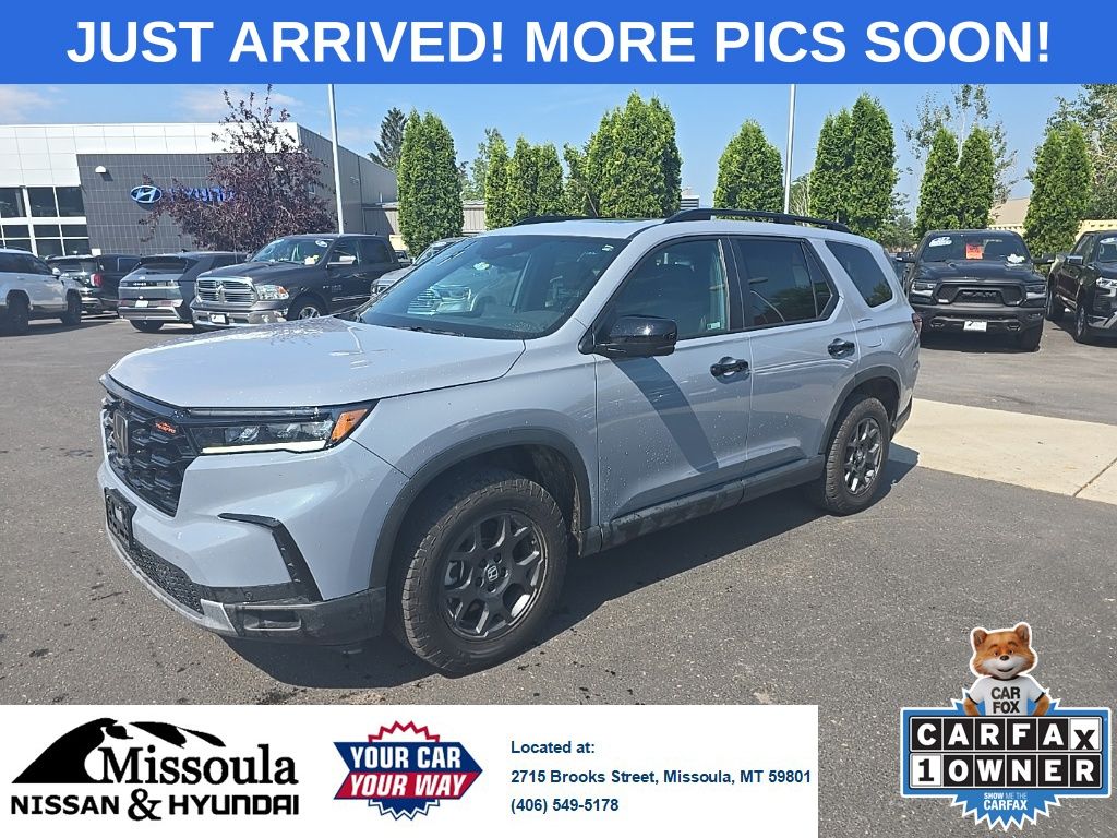 Sonic Gray Pearl 2025 Honda Pilot SUV / Crossover All-Wheel Drive Automatic