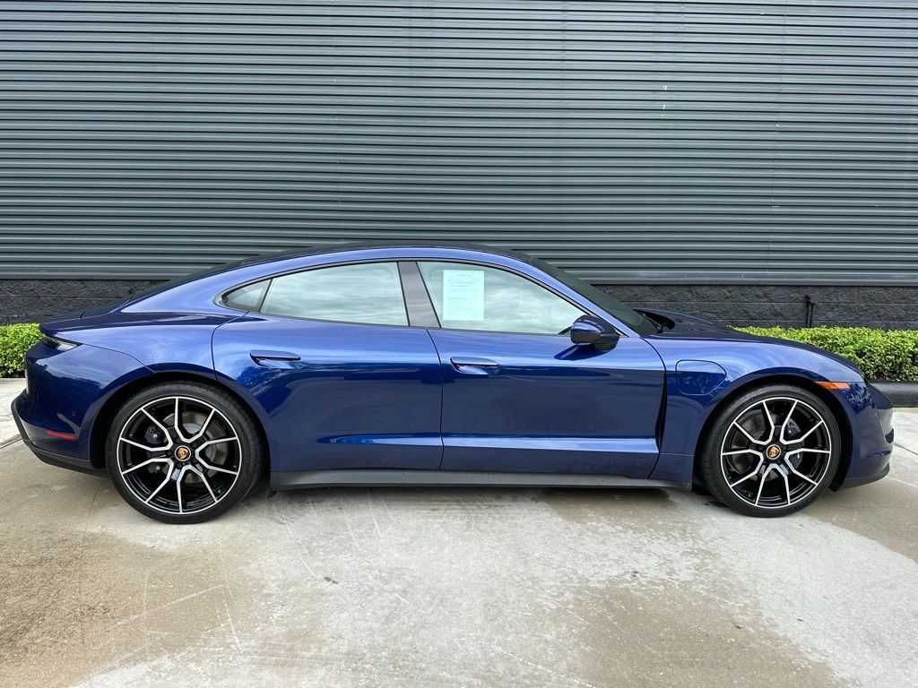 Thumbnail: 2023 Porsche Taycan - 9