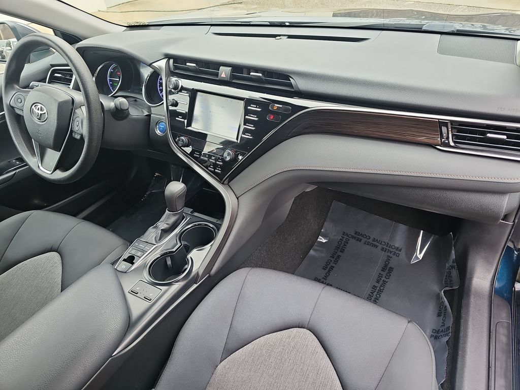 2019 Toyota Camry Hybrid LE