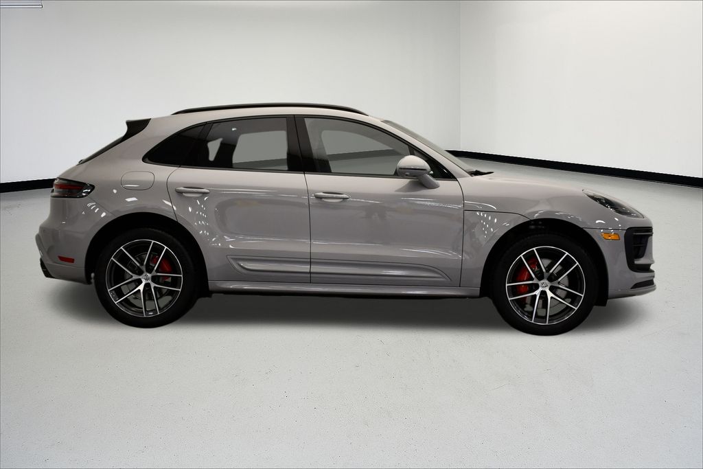 Thumbnail: 2026 Porsche Macan - 8