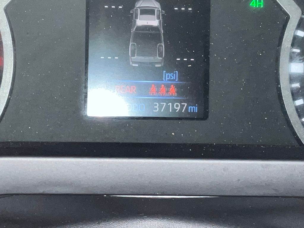 Used 2023  Toyota SR5 image 20