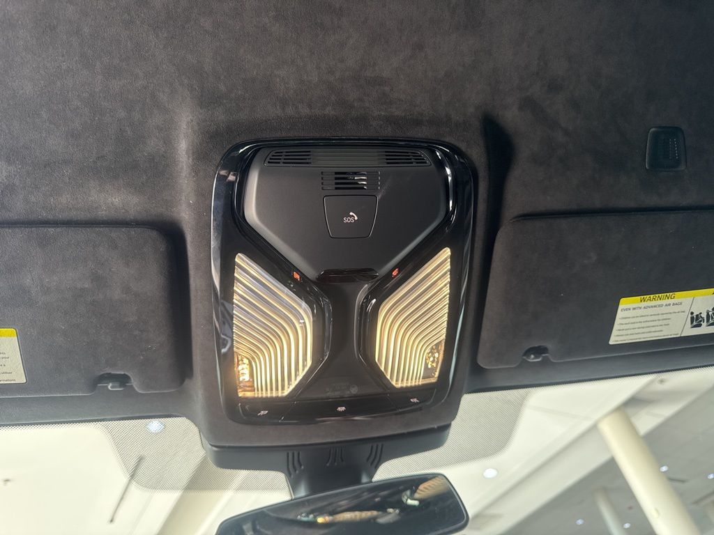 Thumbnail: 2022 BMW M5 - 21