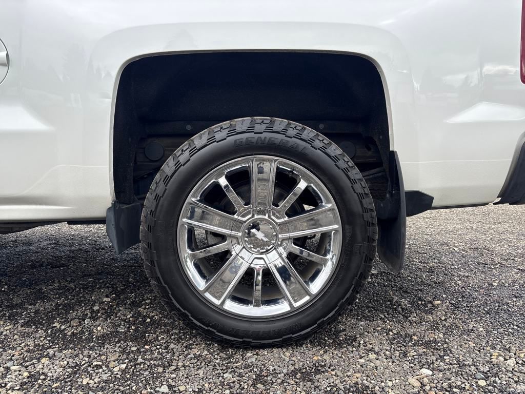 2017 Iridescent Pearl Tricoat Chevrolet Silverado 1500 High Country 4X4 Truck