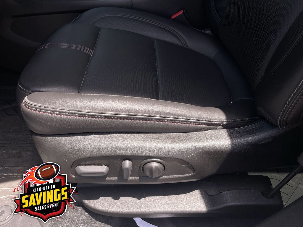 Used 2023 Chevrolet Traverse SUV