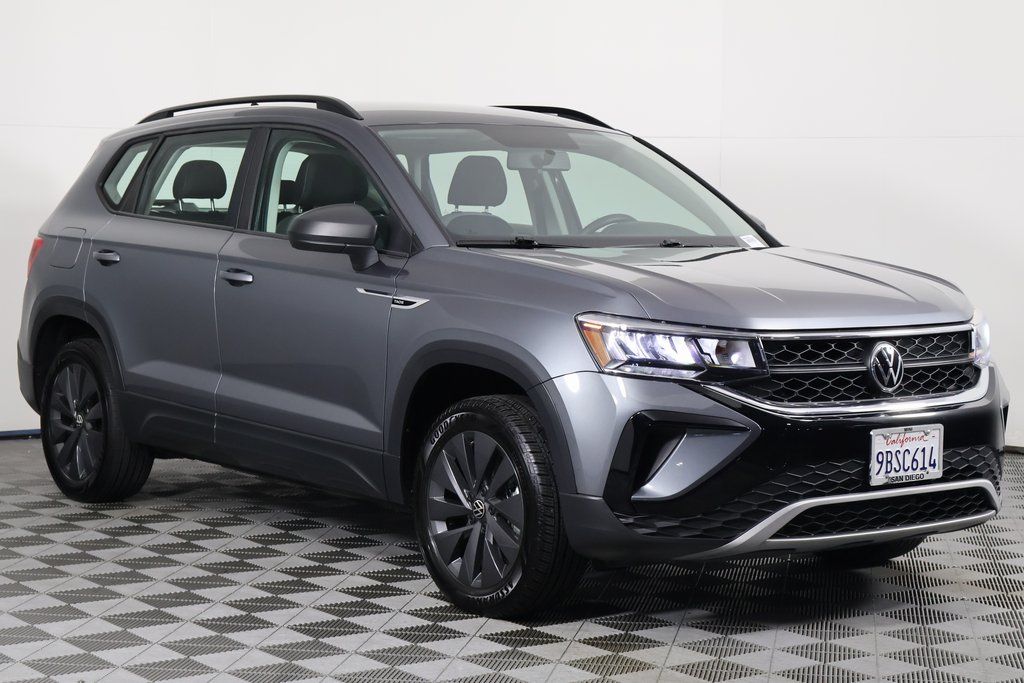 2022 Volkswagen Taos S 3