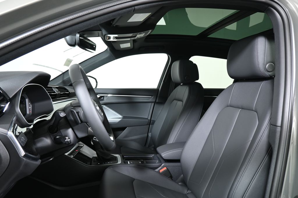 Thumbnail: 2025 Audi Q3 - 14