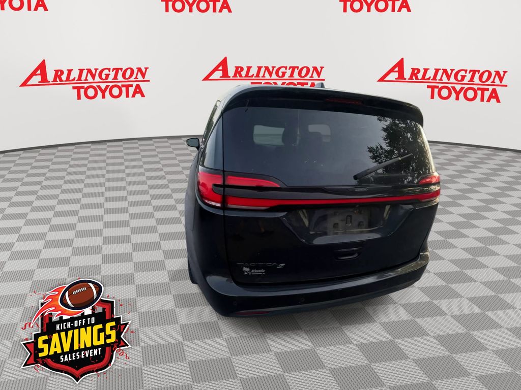 Used 2021 Chrysler Pacifica Van