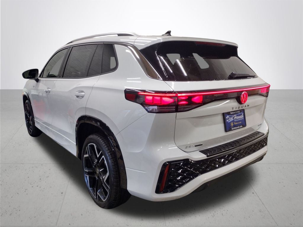 2026 Volkswagen Tiguan 2.0T SEL R-Line Turbo