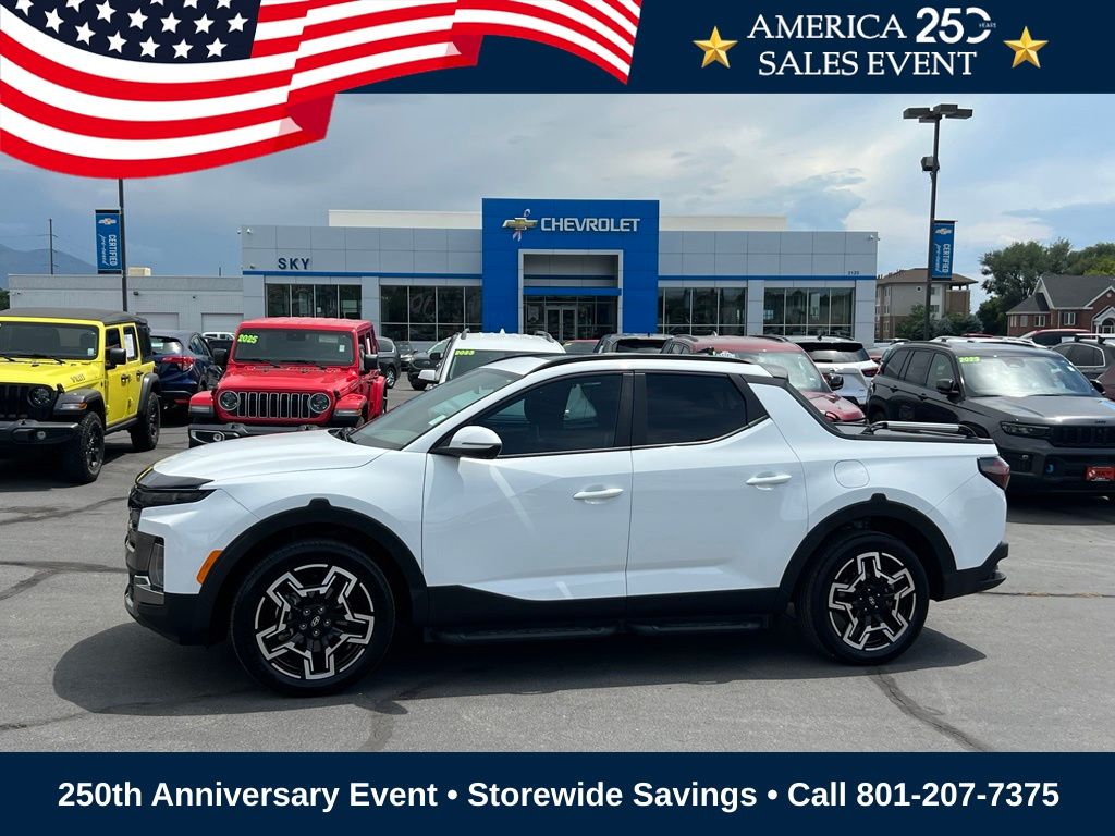 Atlas White 2025 Hyundai Santa Cruz Pickup Truck All-Wheel Drive Automatic