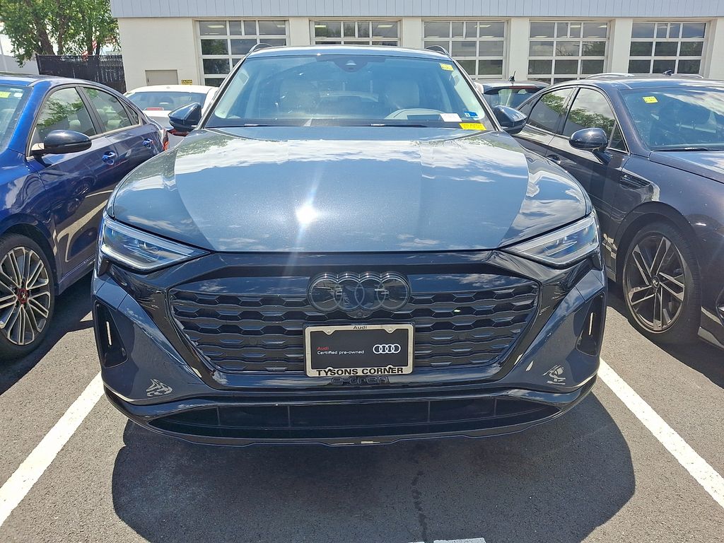 Thumbnail: 2024 Audi Q8 e-tron - 2