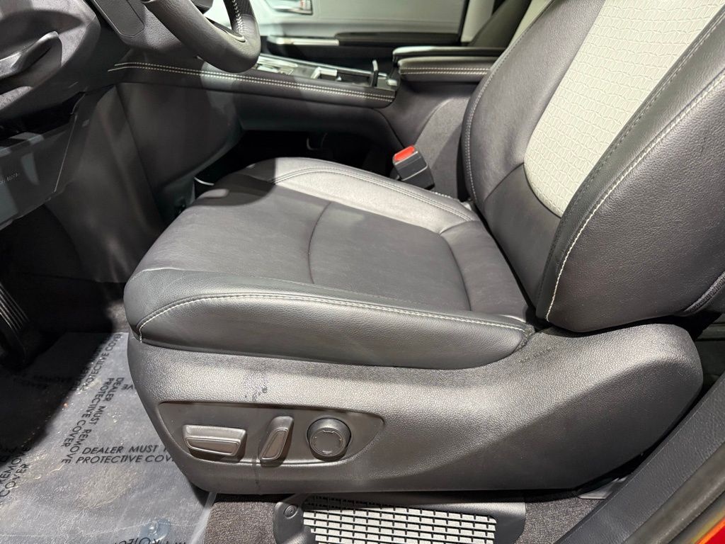 Thumbnail: 2025 Toyota Sienna - 14