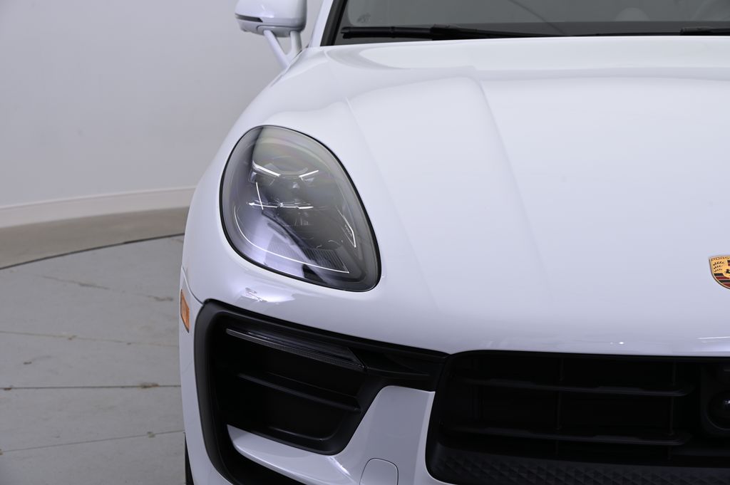 Thumbnail: 2024 Porsche Macan - 11