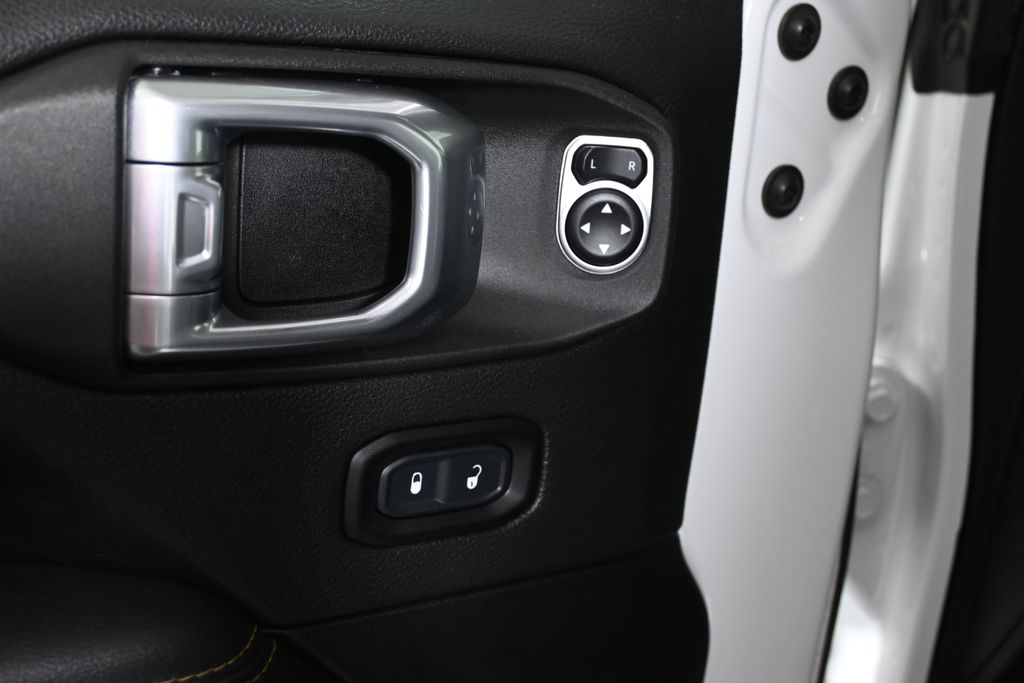 Thumbnail: 2020 Jeep Wrangler - 31