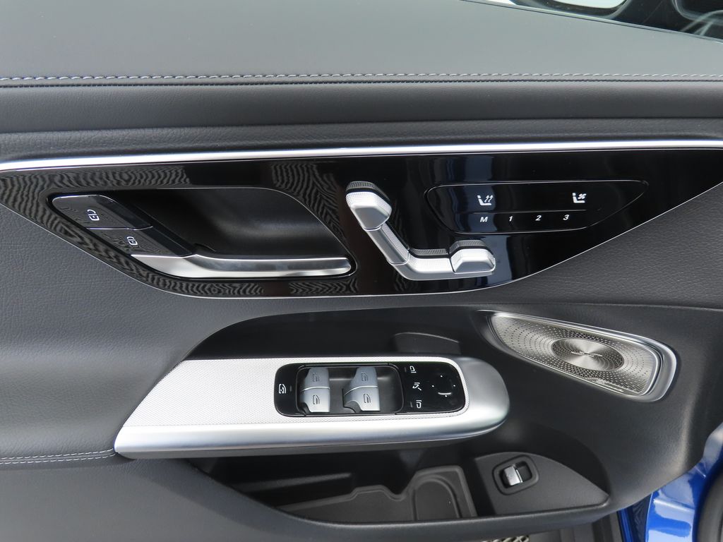 Thumbnail: 2026 Mercedes-Benz GLC - 23