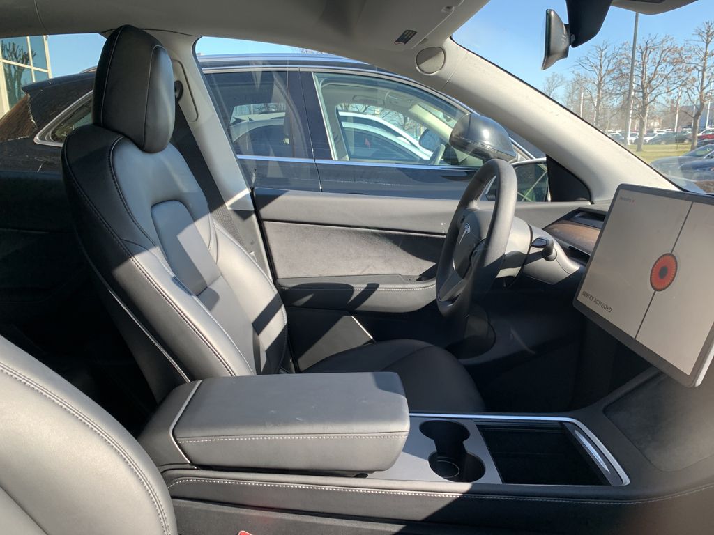 Thumbnail: 2022 Tesla Model Y - 10