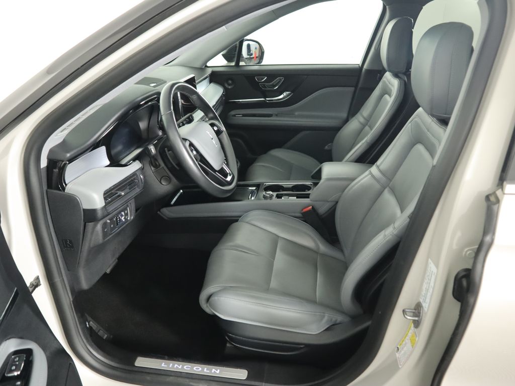 Thumbnail: 2022 Lincoln Corsair - 19