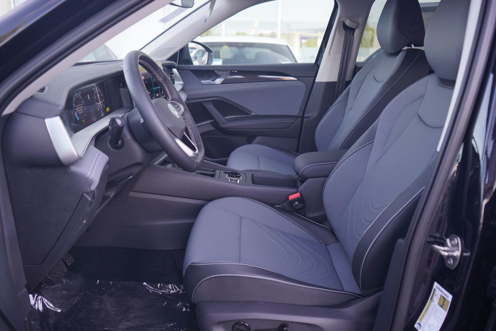 Thumbnail: 2025 Volkswagen Tiguan - 6