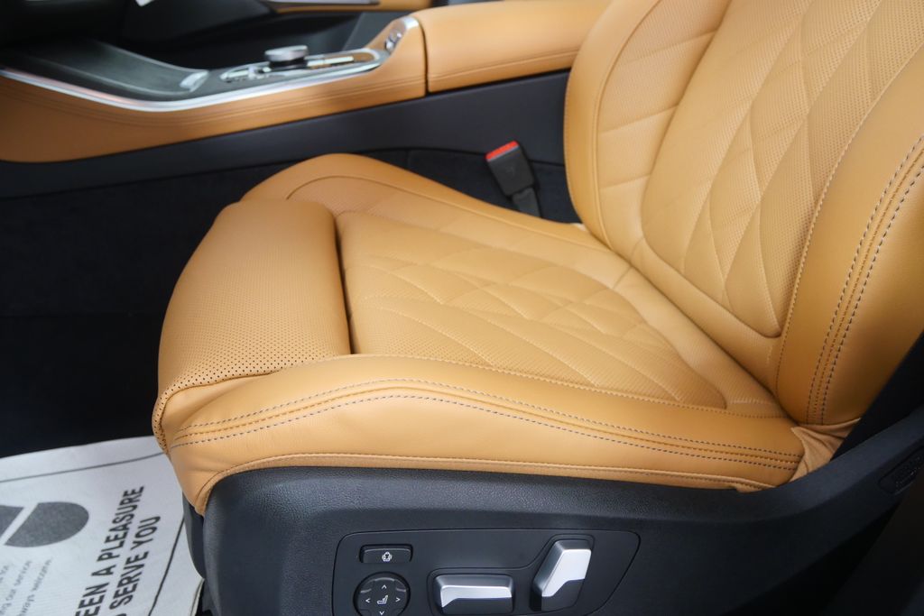 Thumbnail: 2026 BMW X5 - 10