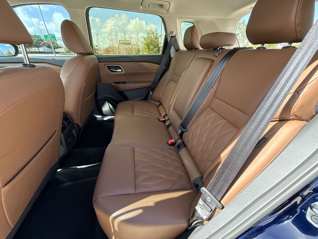 Thumbnail: 2025 Nissan Rogue - 25