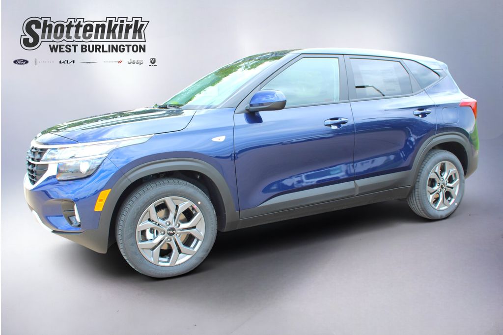 Blue 2026 Kia Seltos SUV / Crossover Front-Wheel Drive Continuously Variable Transmission