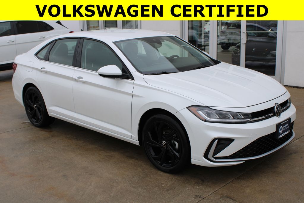 Opal White 2025 Volkswagen Jetta SE FWD Sedan Front-Wheel Drive 8-Speed Automatic