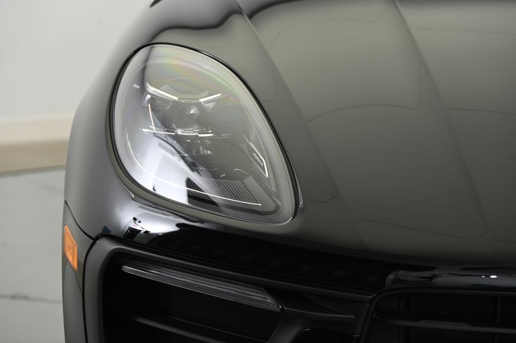 Thumbnail: 2025 Porsche Macan - 9