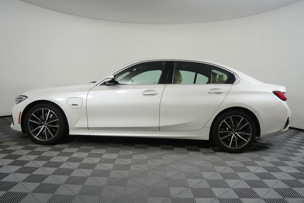 Thumbnail: 2022 BMW 3 Series - 6