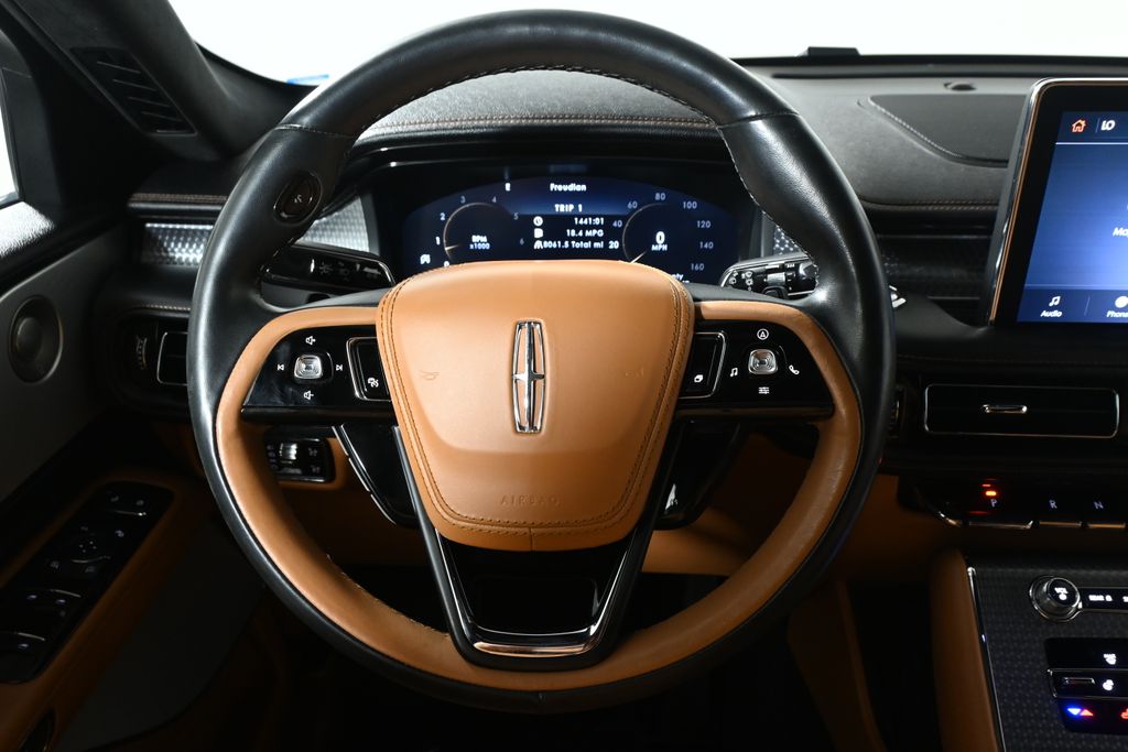 Thumbnail: 2023 Lincoln Aviator - 18
