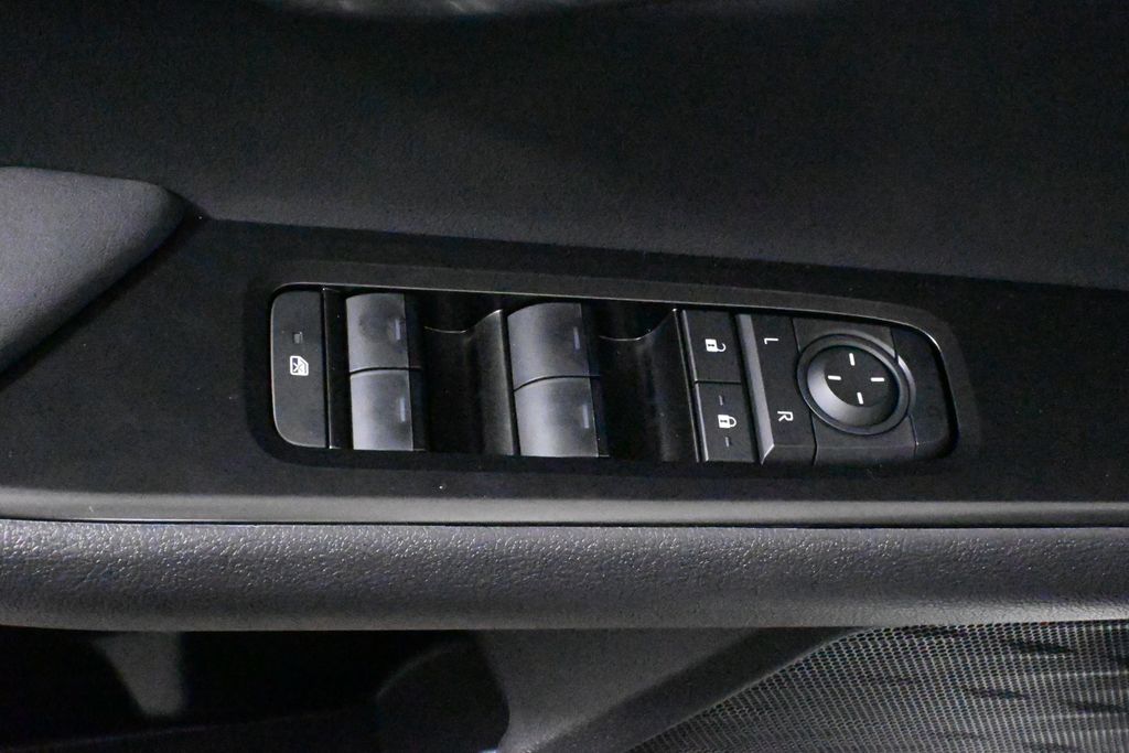 2025 Lexus UX 300h 31