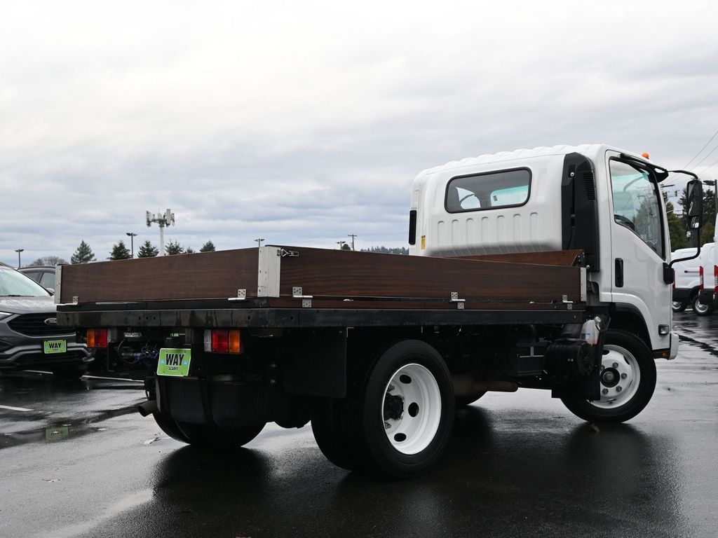 2024 Isuzu NPR HD 