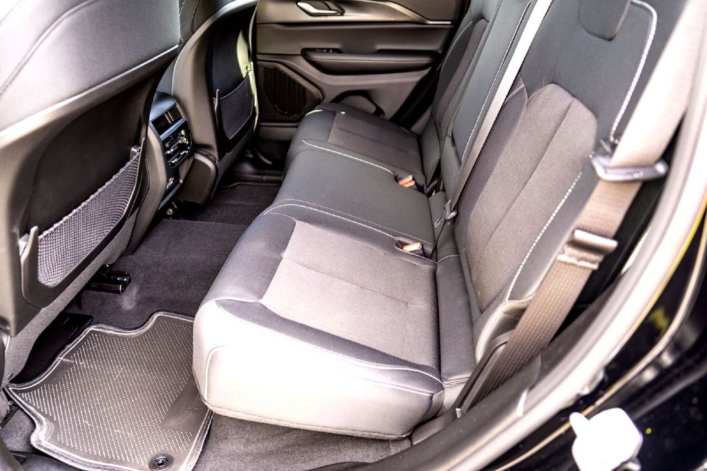 New Car 2025 Jeep Grand Cherokee  Laredo X For Sale Under $40,000 In Taylor, Texas