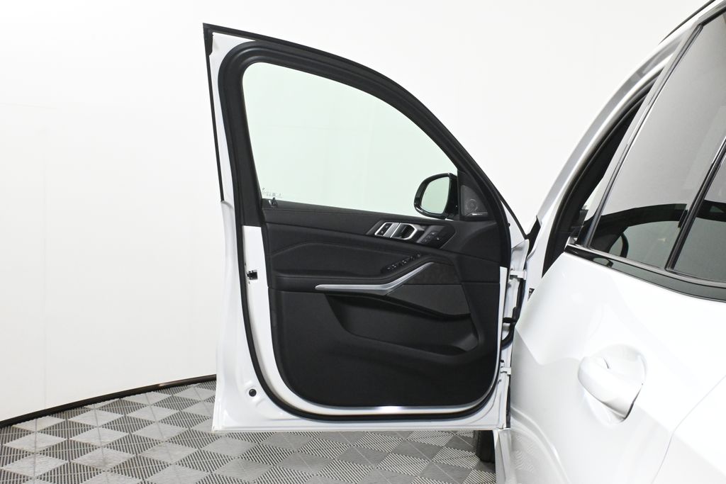 Thumbnail: 2026 BMW X5 - 28