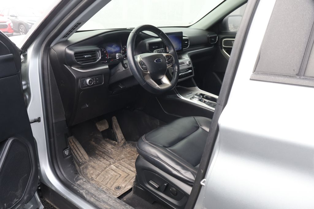 Thumbnail: 2022 Ford Explorer - 7