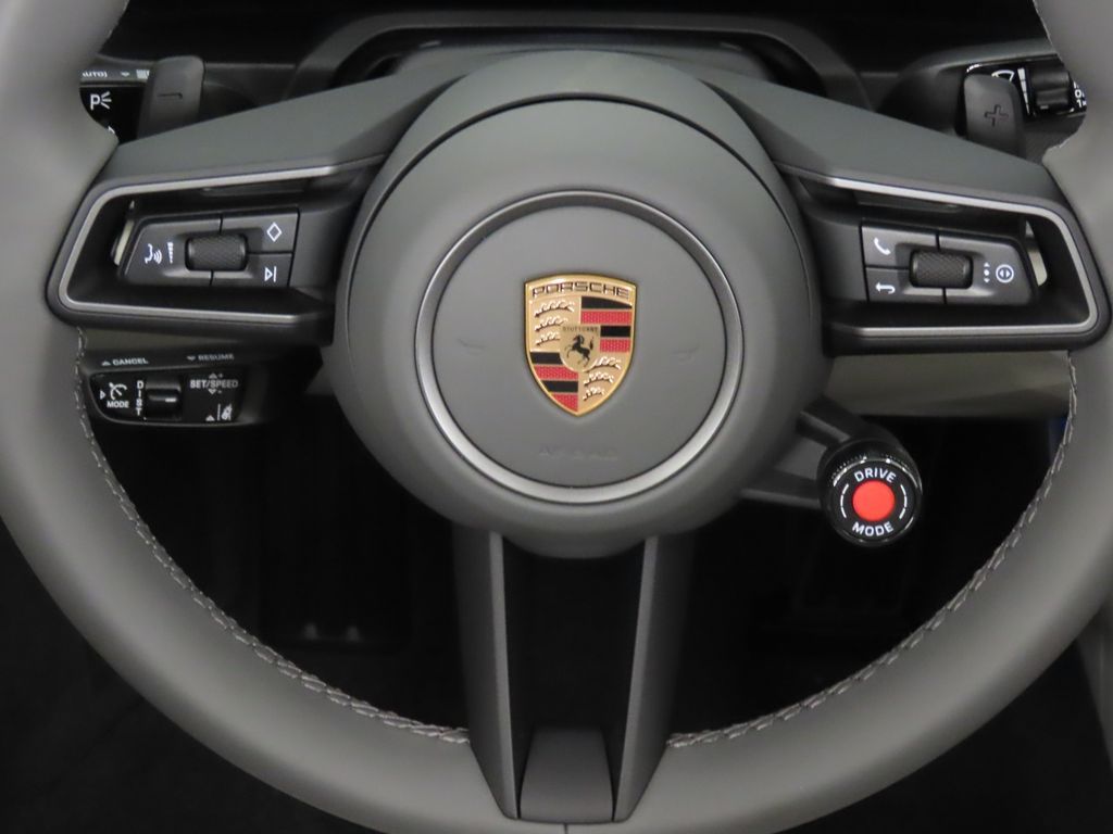 Thumbnail: 2026 Porsche 911 - 26