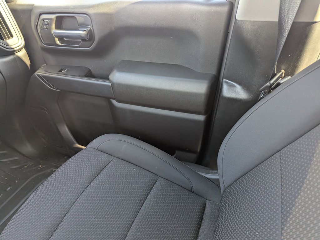 used 2025 Chevrolet Silverado 1500 car, priced at $38,991