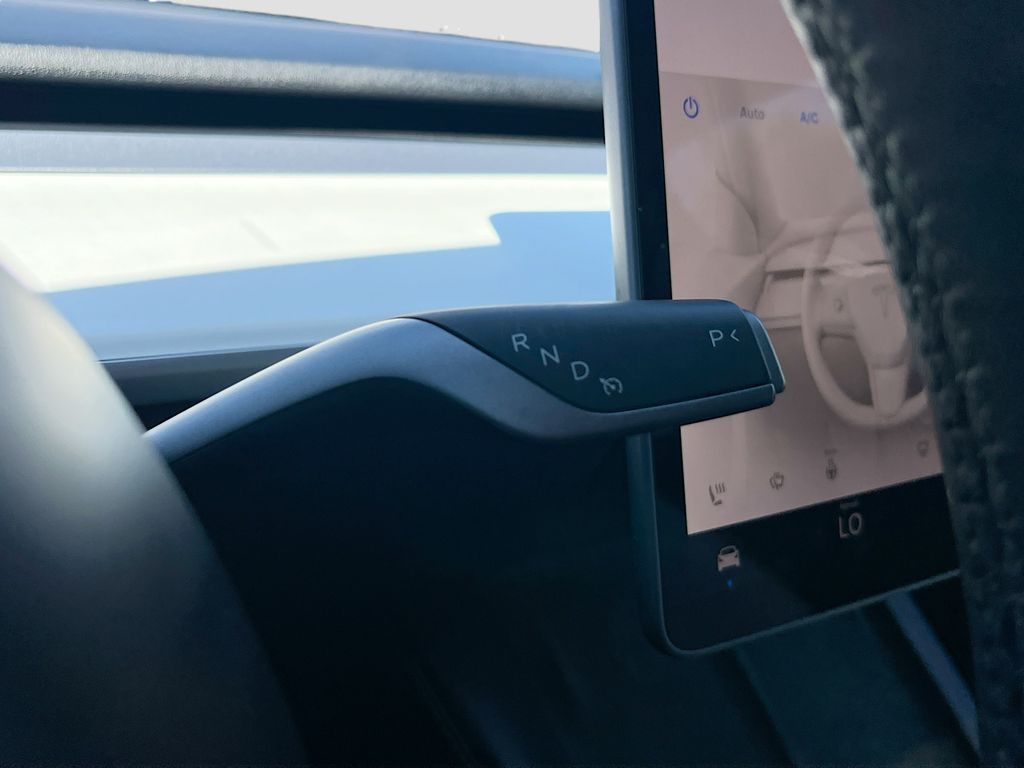 Used 2024 White Tesla Standard Range image 17