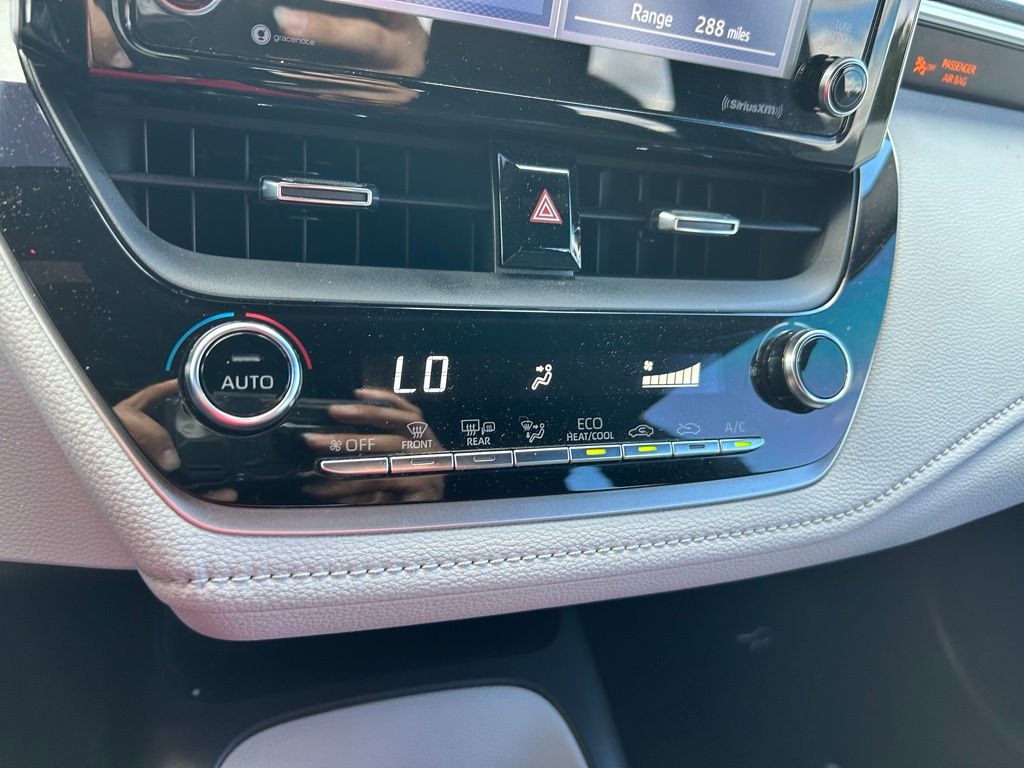 Thumbnail: 2021 Toyota Corolla - 25
