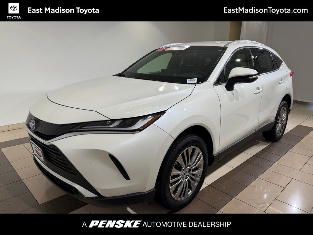 2022 Toyota Venza XLE -
                Madison, WI