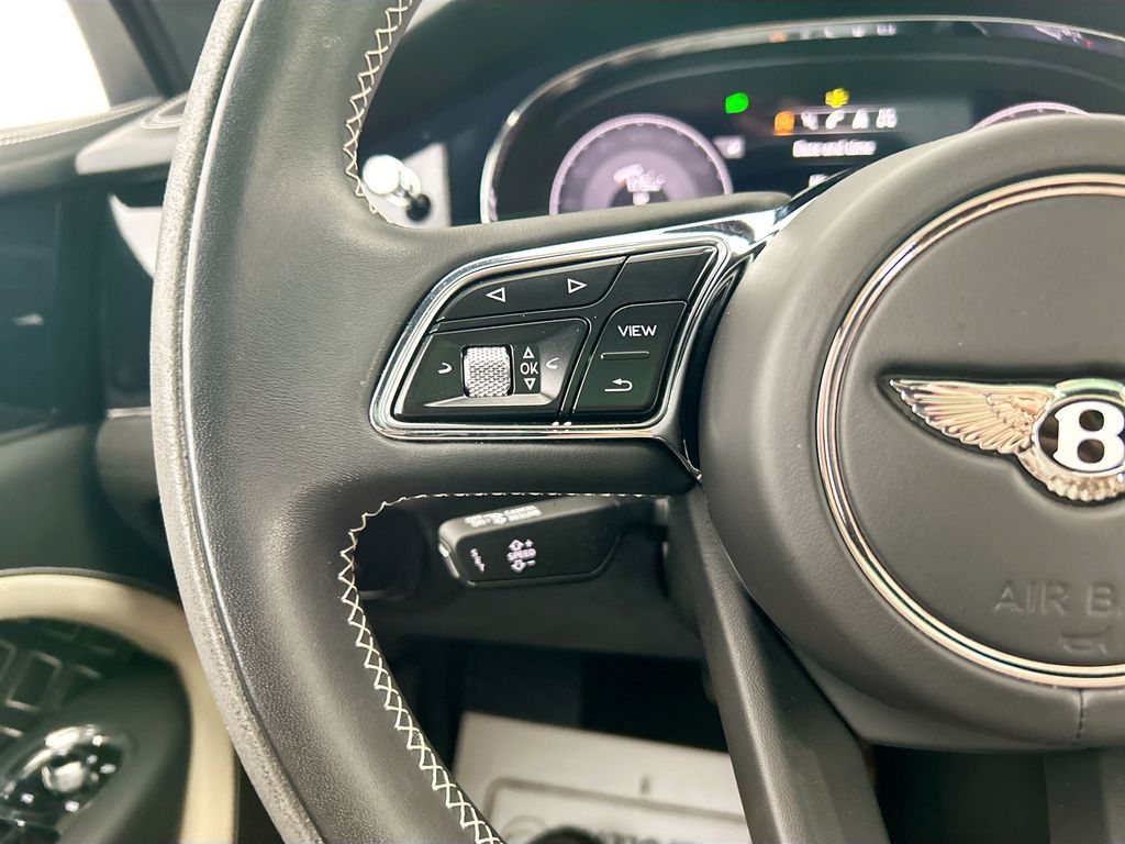Thumbnail: 2023 Bentley Bentayga - 11