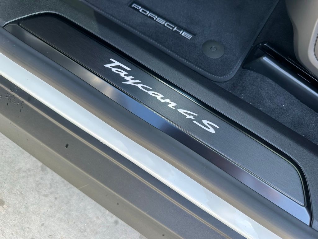 2025 Porsche Taycan 4S 13