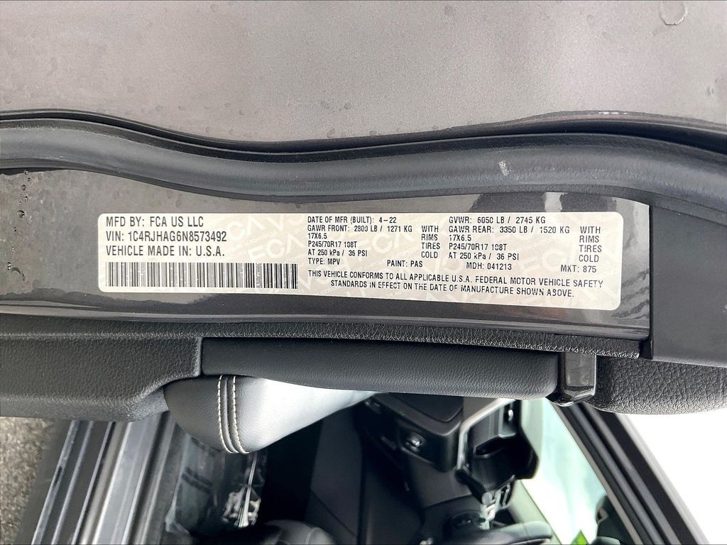 2022 Jeep Grand Cherokee — photo 31
