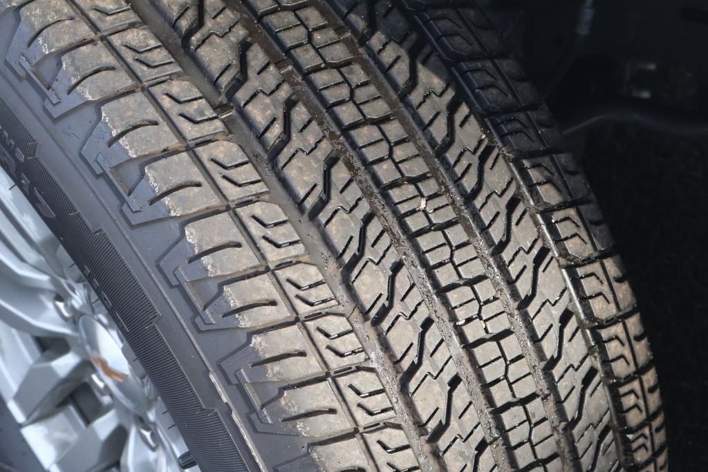 Thumbnail: 2024 Chevrolet Colorado - 15