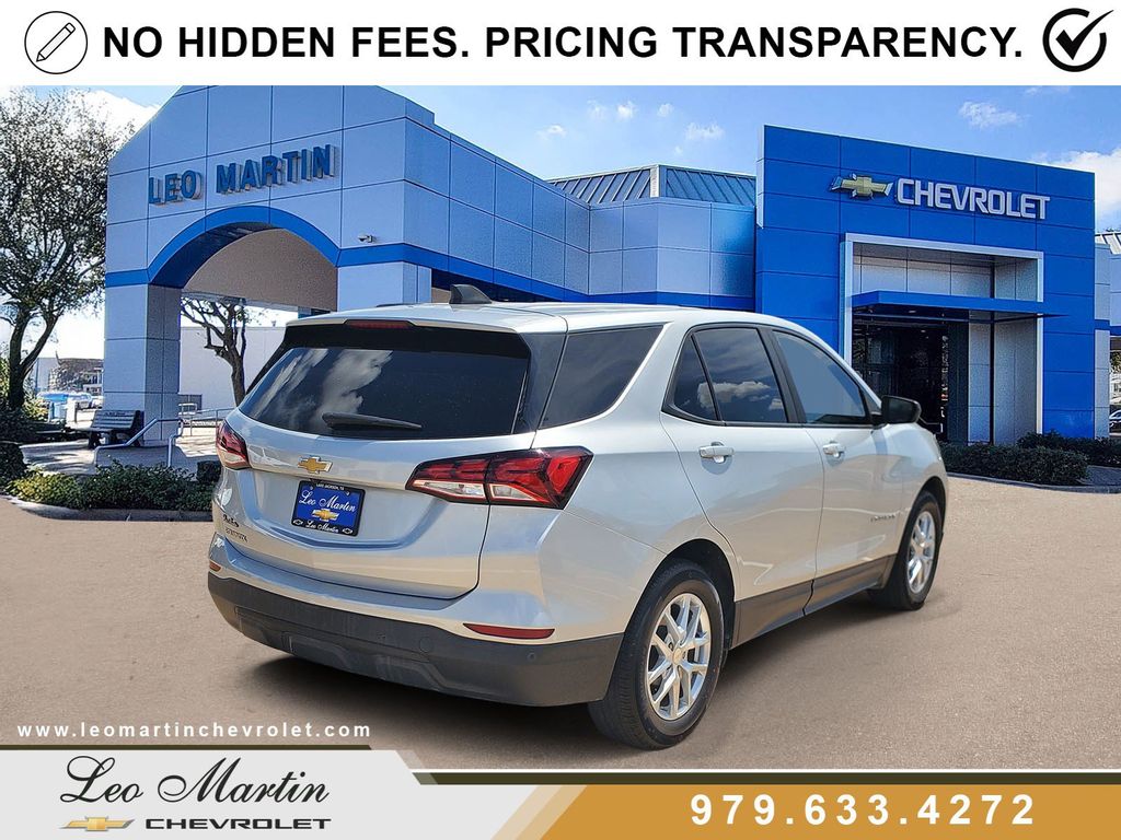 View vehicle photo 3