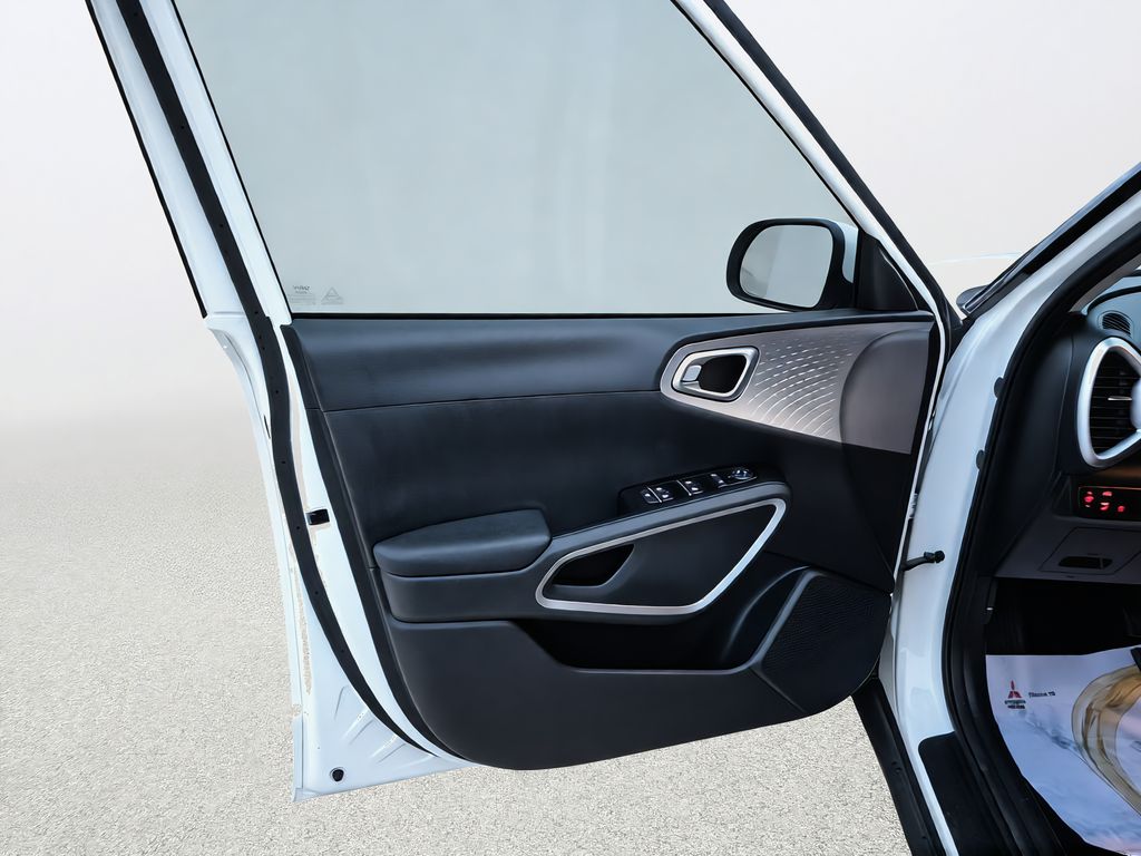 2022 Kia Soul LX White at Gullo Toyota