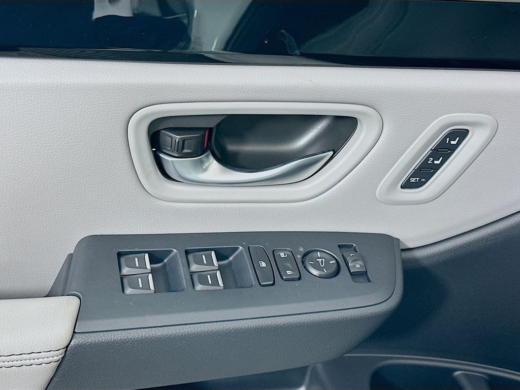 Thumbnail: 2025 Honda Pilot - 19