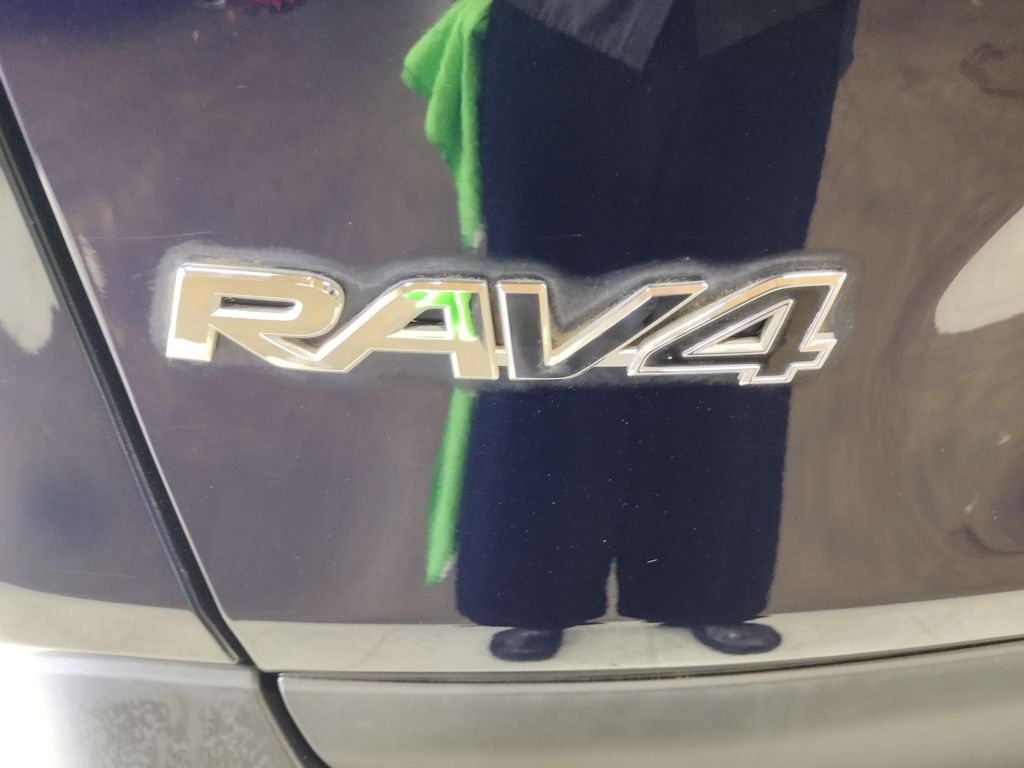 2019 Toyota RAV4 Hybrid XLE